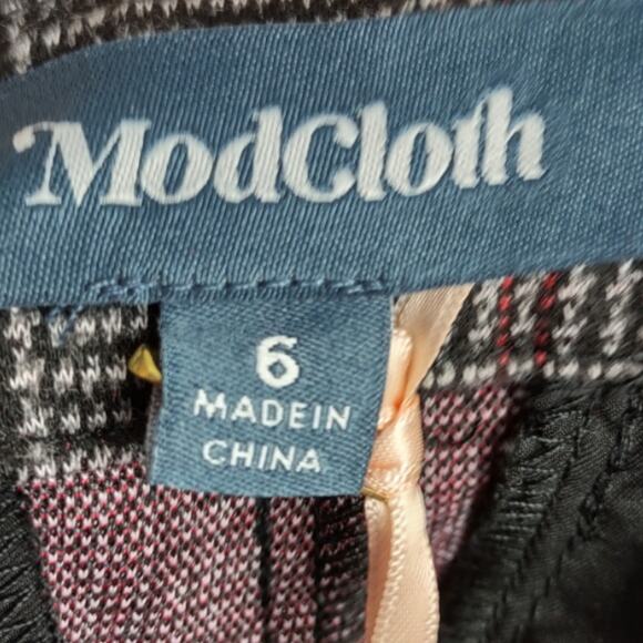 Modcloth Timeless Tailoring Plaid Cropped Pants Size 6 - Picture 4 of 16